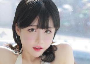 观看Addielyn(에디린)怎样把早晨的慵懒拍得毫无诚意