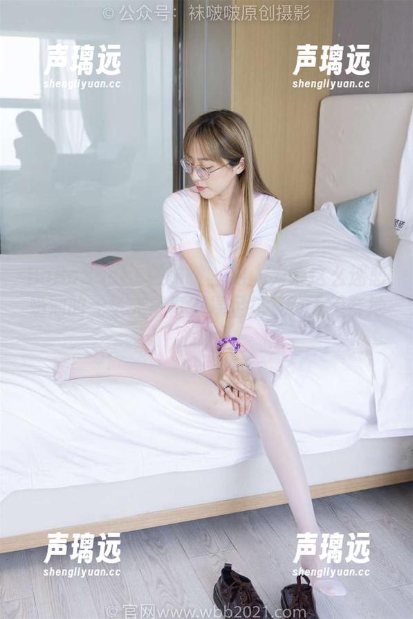 BoBoSocks袜啵啵 - 男人为啥这么迷恋奶油的无圣光写真？裸足花絮让人无奈地心跳。
