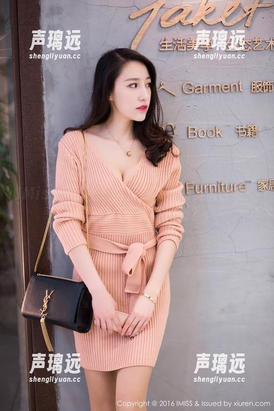 IMiss爱蜜社 - 黄乐然与她的美图合集：走路都自带光环的脚？