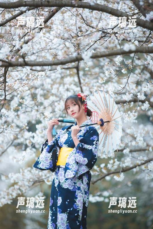 最新！Luisa_零纱的职业装COS，我的眼神转不过来了。