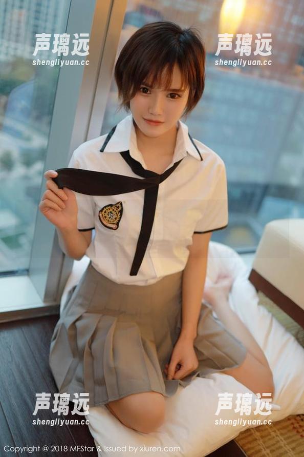 MFStar模范学院 - 短裙与糯美子Mini，高清画面，谁能拒绝这样的停留？