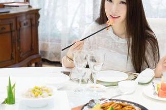 MiStar魅妍社 - 定制之美：绯月樱-Cherry的日常，以华丽为掩饰的普通。