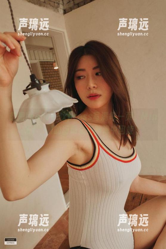 想把LeeheeExpress写满每一页，Min.E(민이)的图册总在脑海中回旋。