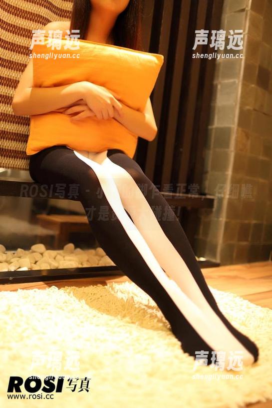 ROSI写真 - 小莉的脚乍看正常，仔细瞧才是资源大碰撞！