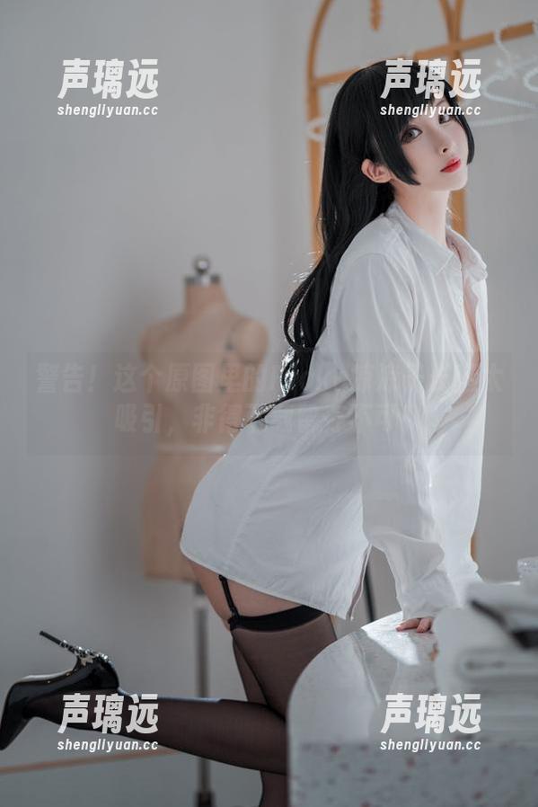 警告！这个原图里的Rioko凉凉子长腿太吸引，非得下载留存不可！