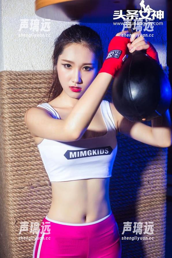 TouTiao头条女神 - 精选娜露的兔女郎图包，光是想象就让人内心小鹿乱撞。
