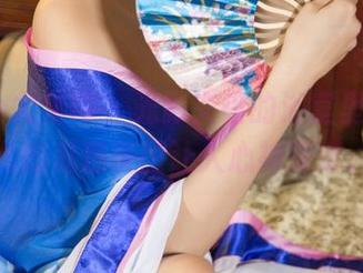 UGirls尤果网 - 光影交错的浴室里，尹凌儿的私房美图让人心神荡漾。