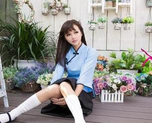 UGirls尤果网 - 在修女的手里，李易童又放飞自我了：快来瞧瞧她的图包！