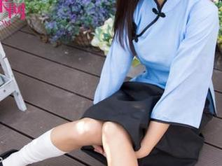 UGirls尤果网 - 不止是教室，还是芊小童最新写真集里的“小跑步”教室！