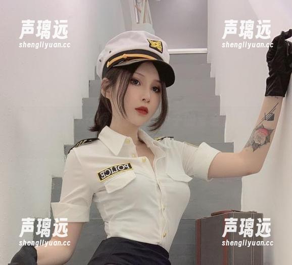 捧着咖啡，在线拆解Vams子的套装合集，想买的手在抖！
