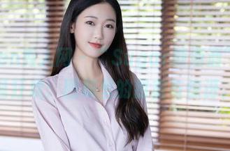 Xiuren秀人网 - “Sugar糖酒酒”的圣诞狂欢：图册里的甜蜜与惊讶。