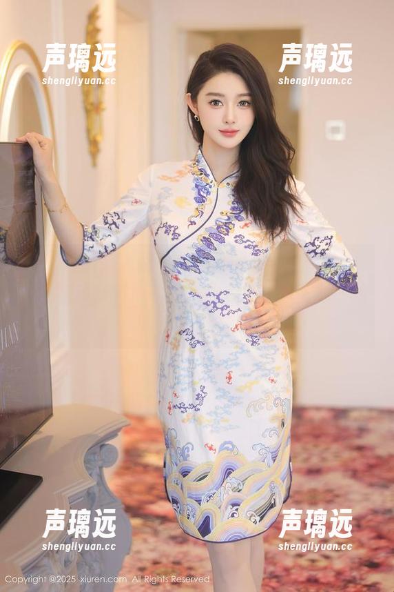 Xiuren秀人网 - 王俪丁小宝贝的私拍：假装在咖啡厅“温柔得像个毛绒玩具”的那种。图片来啦！
