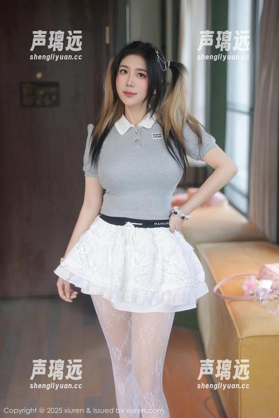 Xiuren秀人网-王曼柔 Xiuren秀人网 - 在王曼柔的泳池套图里,我好像摸到了水的柔软,资源给我一种轻松愉悦的颓废感!