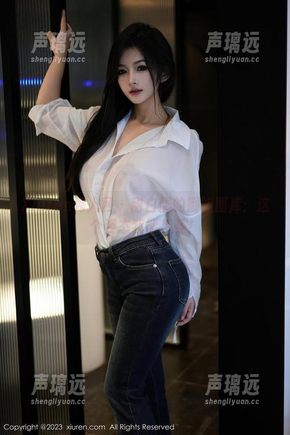 Xiuren秀人网 - 甜白酱的御姐图库：这个姿态我能接受！