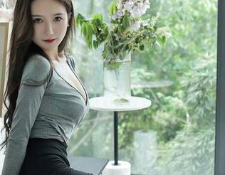 Xiuren秀人网 - 私房里的绯月樱：职业装也能恰到好处