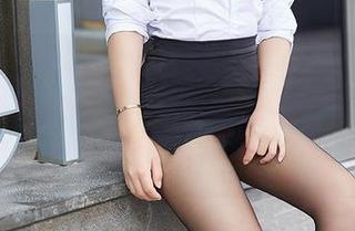 YouMi尤蜜荟 - 夏玲蔓图集更新：不只是美腿，还有她那种随意的自信，真让人受不了！
