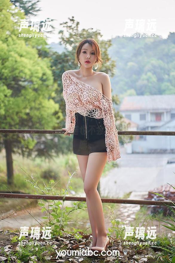 YouMi尤蜜荟-露露小喵 YouMi尤蜜荟 - 不怕,下载高清豹纹就对了,反正露露小喵也不会告诉你,你在干嘛。