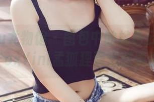 YouWu尤物馆 - 图包中的桃色云朵和水手服，FoxYini孟狐狸到底想表达什么？