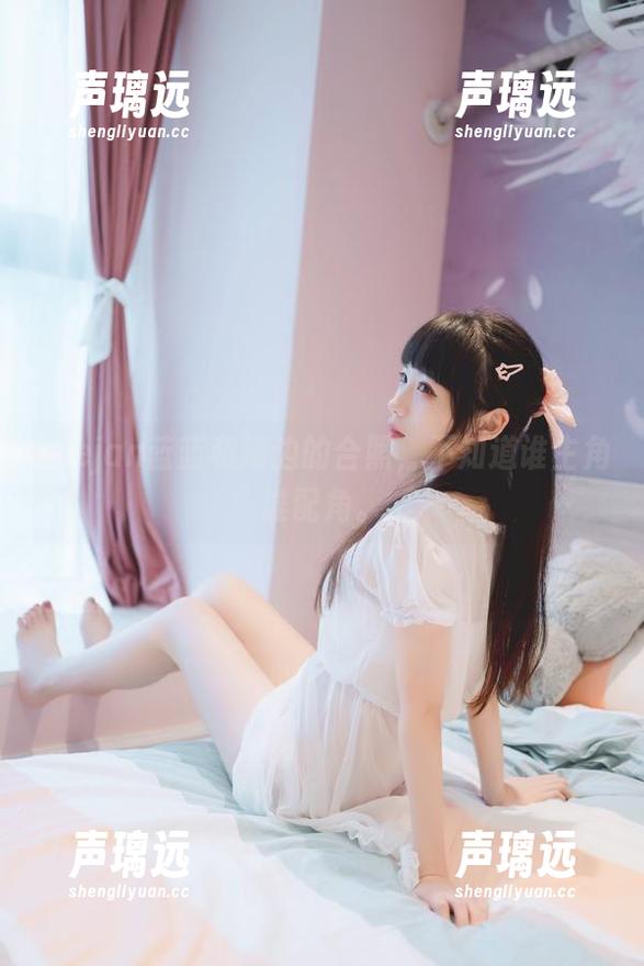 usejan蓝蓝和海边的合照，不知道谁主角谁配角。
