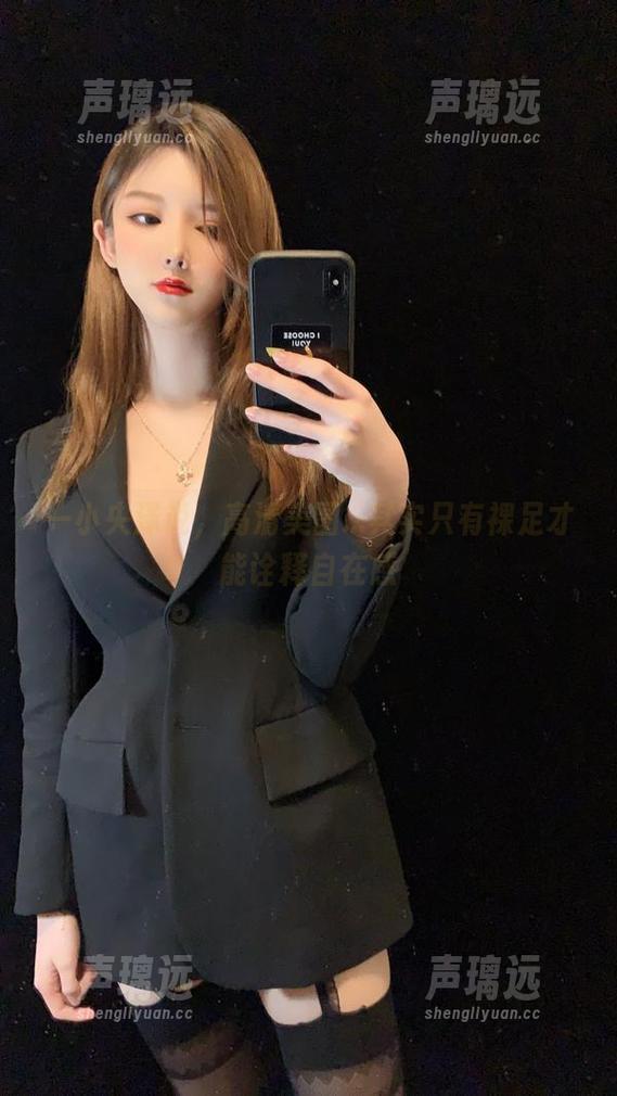 一小央泽说，高清美图...其实只有裸足才能诠释自在感
