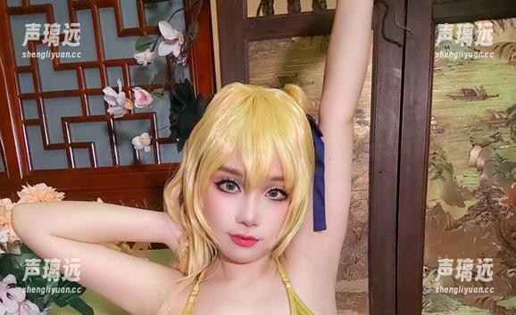这组七七娜娜子的图包，吊带就是个犯规……