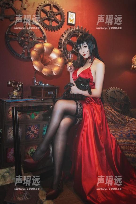 我在想，三刀刀miido的温柔cos，如果放在街上，会不会有人不小心多看几眼？