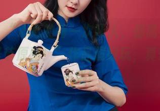 丽柜 - “心心的每一次吓人，都离不开她的万圣节原图！”作品超好玩，真想自拍一张！