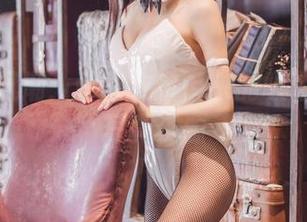 医院新风潮：乖乖衣宝带来的吸血鬼护士写真资源