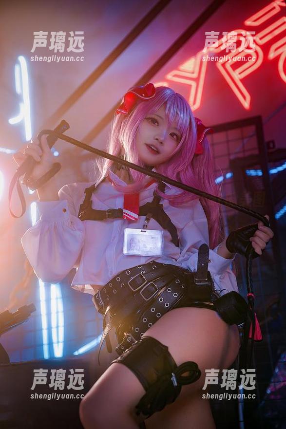 办公室不只干活，伊喵_Master的美图合集，让我重新定义“工作”。