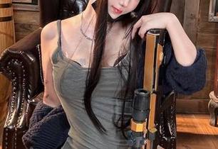 哇哦，切切celia的小春日和这制服搭配，让图包变得更炫了，脑袋里的花花很美丽。
