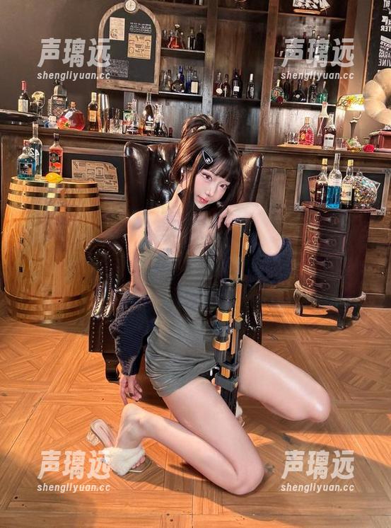 哇哦，切切celia的小春日和这制服搭配，让图包变得更炫了，脑袋里的花花很美丽。