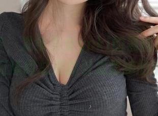写真集中，发条少女yoki的黑丝吊带女仆装在闪烁间总是能引发思绪的波动！