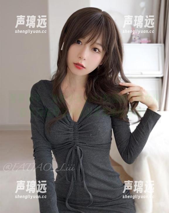 写真集中，发条少女yoki的黑丝吊带女仆装在闪烁间总是能引发思绪的波动！