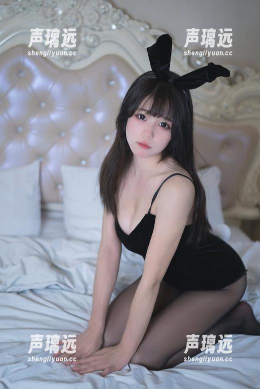 咬一口兔娘的JK套图，COS的一点疯狂也如此吸引