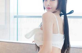 嗲囡囡 - 看芷儿Momoko的写真，脑子里却冒出了无数个小剧本。