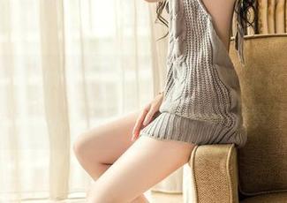 头条女神 - 信悦儿在泳池里，泳衣不湿的奇迹，这图包你得好好研究下