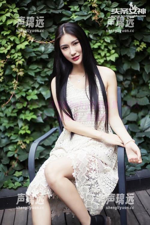 头条女神-杨漫妮baby 头条女神 - 杨漫妮baby白裙合集:改天要买一条同款,真心的!