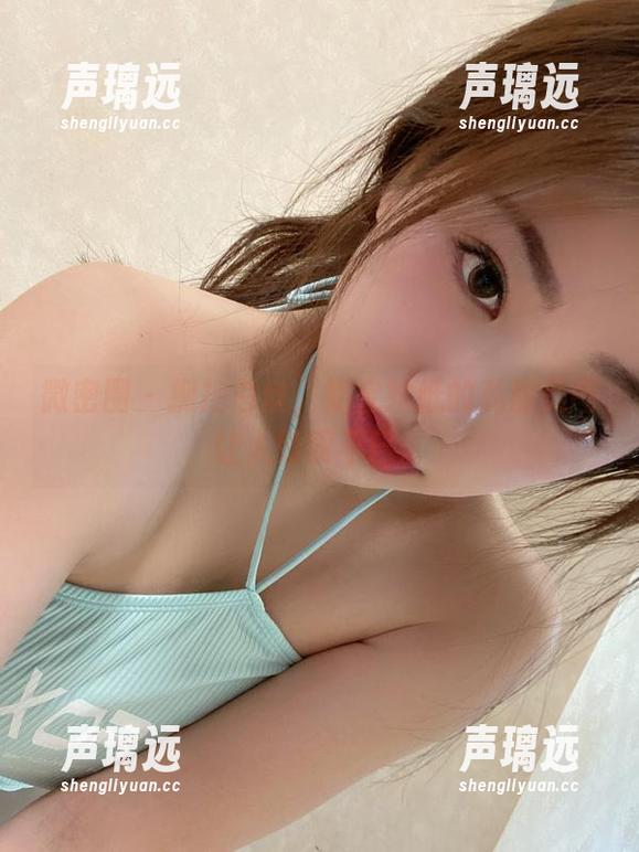 微密圈 - 拥抱白丝，奶宝妹纸的私房美图让人赞叹不已。