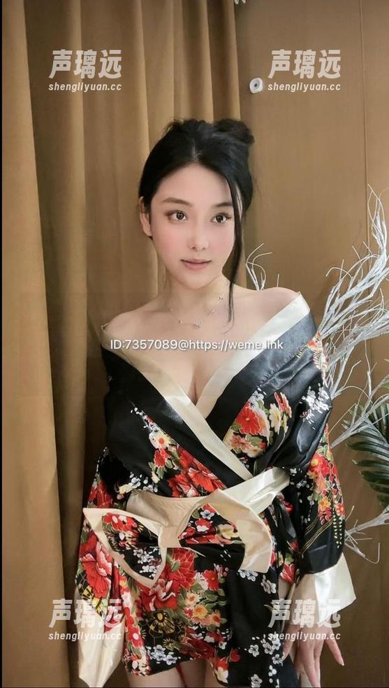 微密圈 - 奶雯给我留下的黑色比基尼印象，高清原图咋就这么记不住呢？总觉得眼前的画面太撩了！