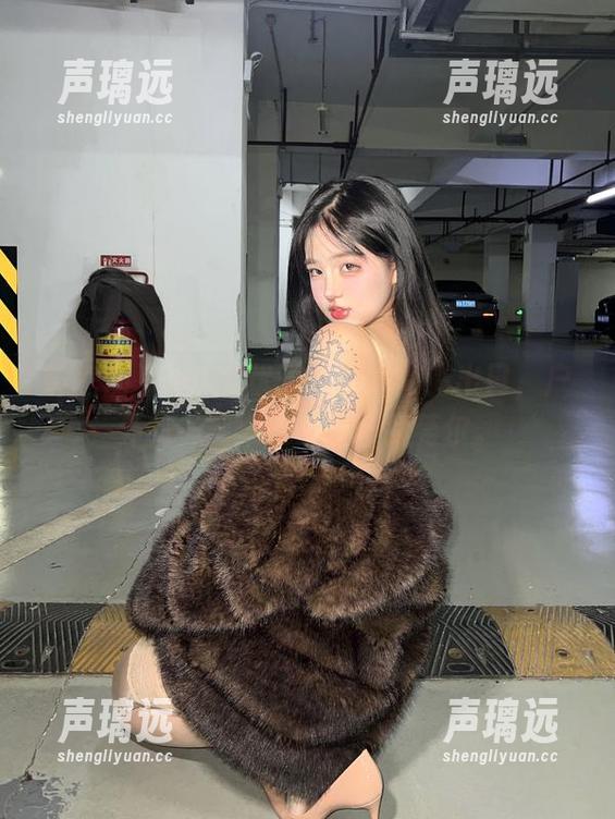微密圈 - 小u优优子不限量高清出口，户外的一丝懒散让我不禁莞尔。