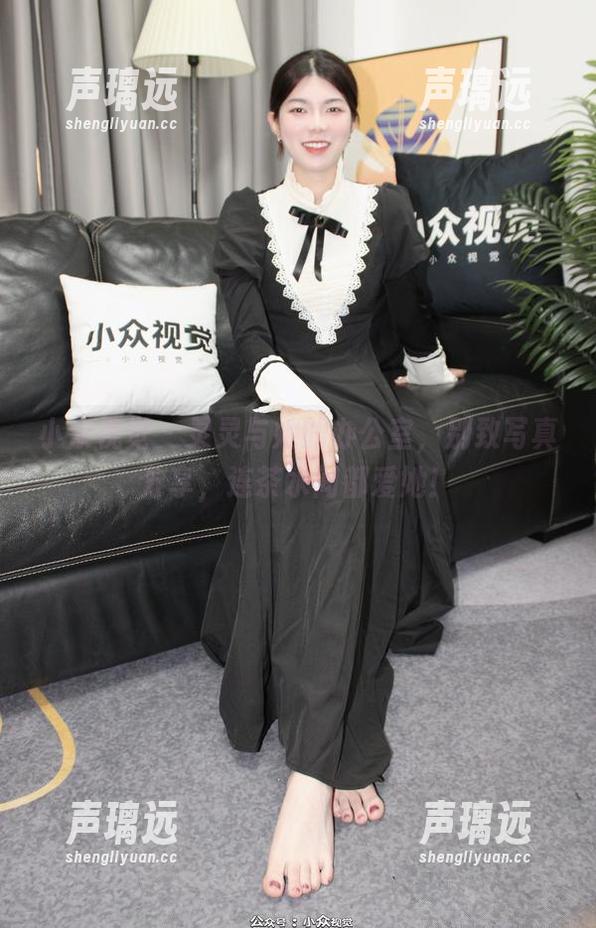 小众视觉-灵灵 小众视觉 - 灵灵与她的办公室,别致写真分享,连茶水间都爱她!