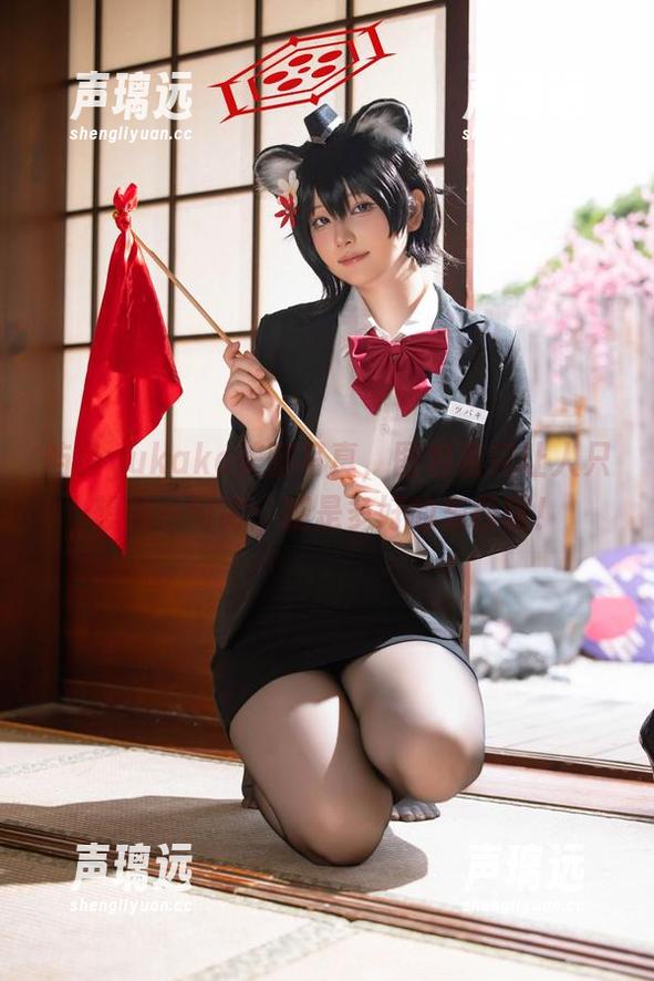 屿鱼yukako美腿写真，图包看完让人只想到一句话：腿是多好的东西啊！