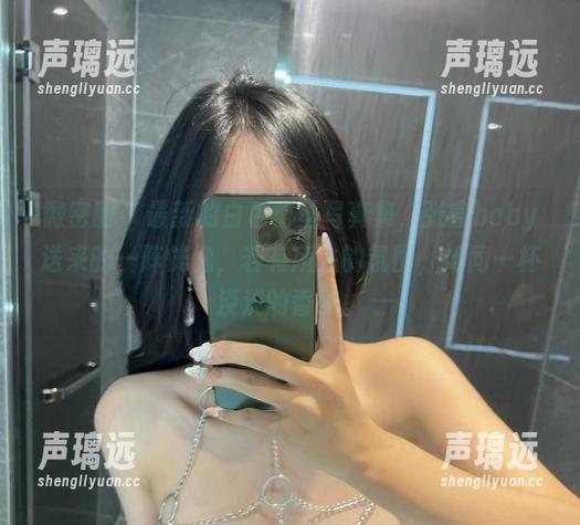微密圈 - 最新的白色蕾丝写真集，张鑫baby送来的一阵恍惚，若有所失的氛围，如同一杯淡淡的香茶。