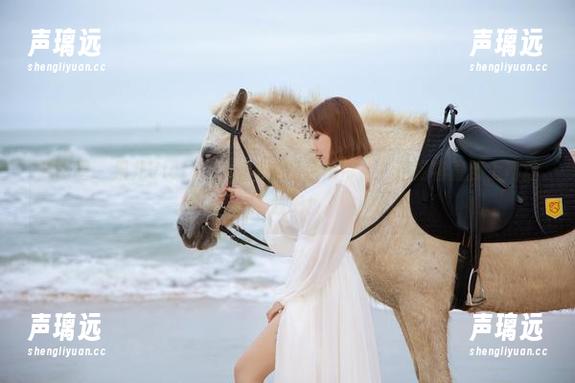 微密圈 - 果儿Victoria和她的红色吊带袜，这内容直接上网盘下载吧！