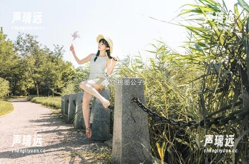 桃墨公子的空姐高清作品集，飞得比云彩还高。