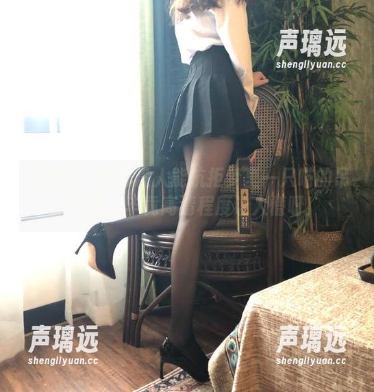 微密圈 - 想必没人能抗拒梦里一只喵的吊带资源，毕竟高清程度让人懵呀！