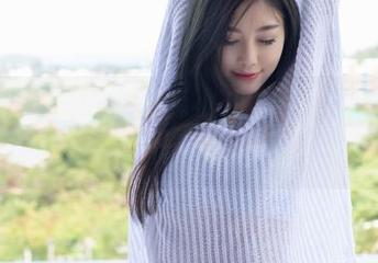 爱蜜社 - 一场有关酥小白与教室的写真小戏，看着好像有什么羞羞的事情发生。