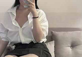 微密圈 - 玫桃泡芙，带你进入一个与众不同的秘书世界。有趣的美图资源等你查询。