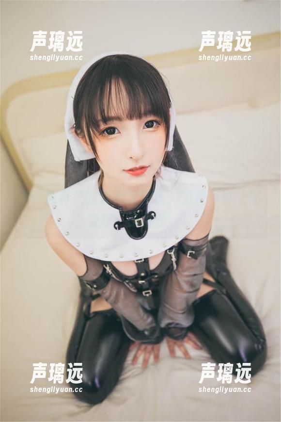 神楽坂真冬的光脚大集合，免费写真让你变身‘脚足控’！