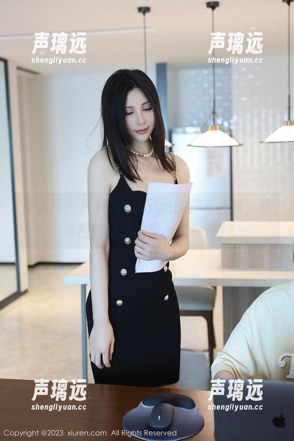 秀人网-严利娅Yuliya 秀人网 - 严利娅Yuliya的护士合集:你敢相信她居然穿上这一套?